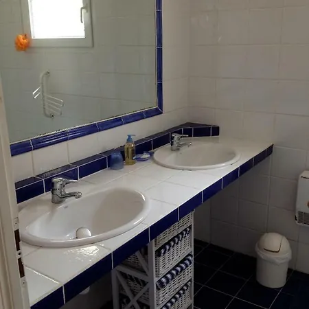 Mini A 100m De La Avec Prise De Recharge Elec Privative *