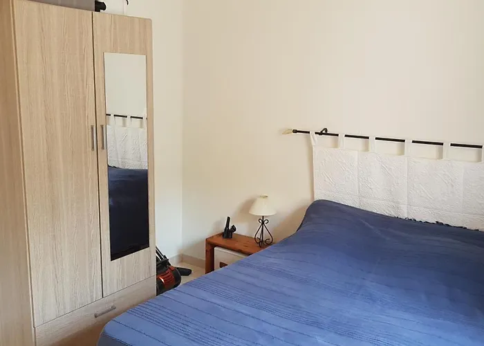 Mini A 100m De La Avec Prise De Recharge Elec Privative Sari-Solenzara